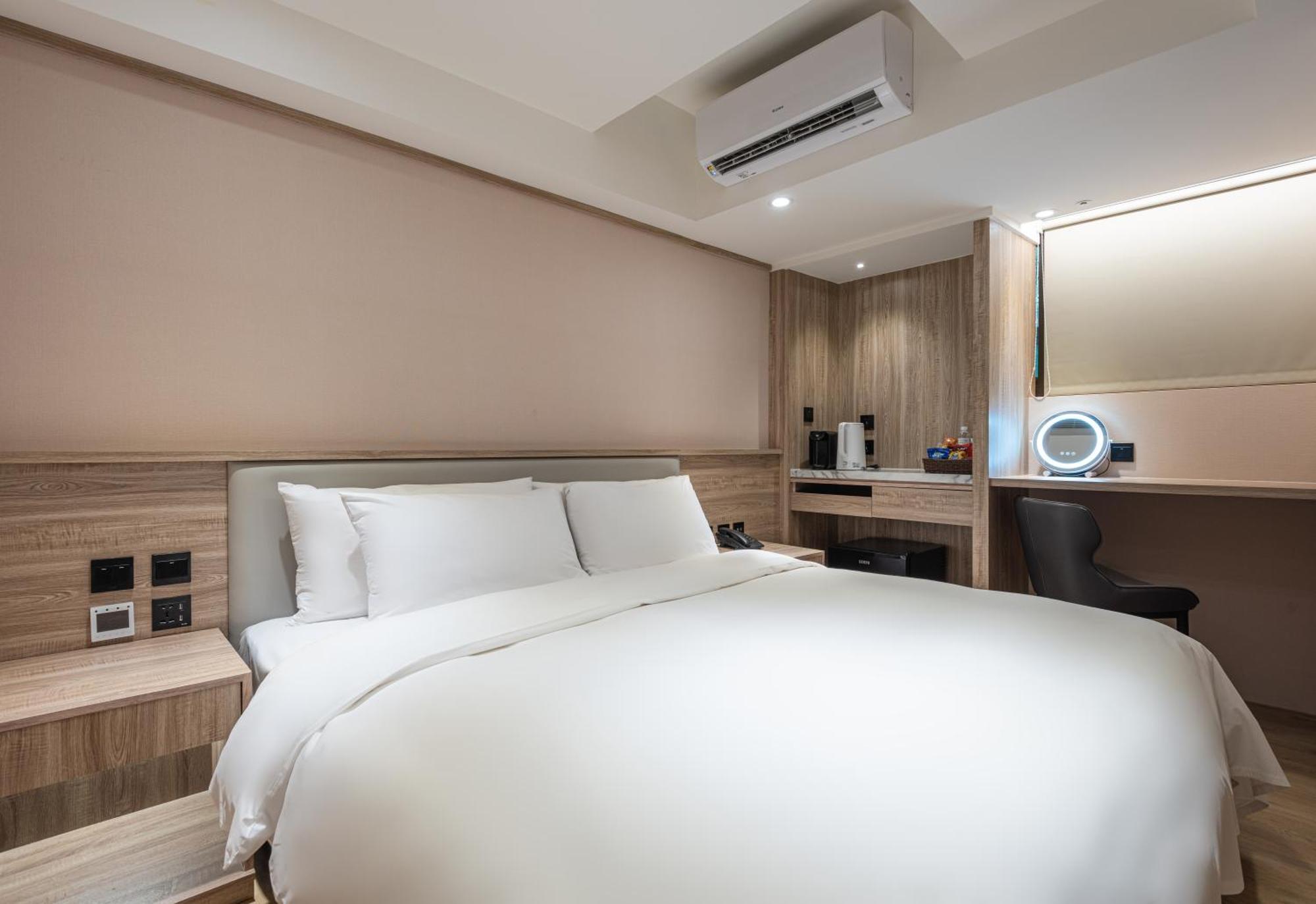 Spring Rhapsody Hotel Taichung Room photo